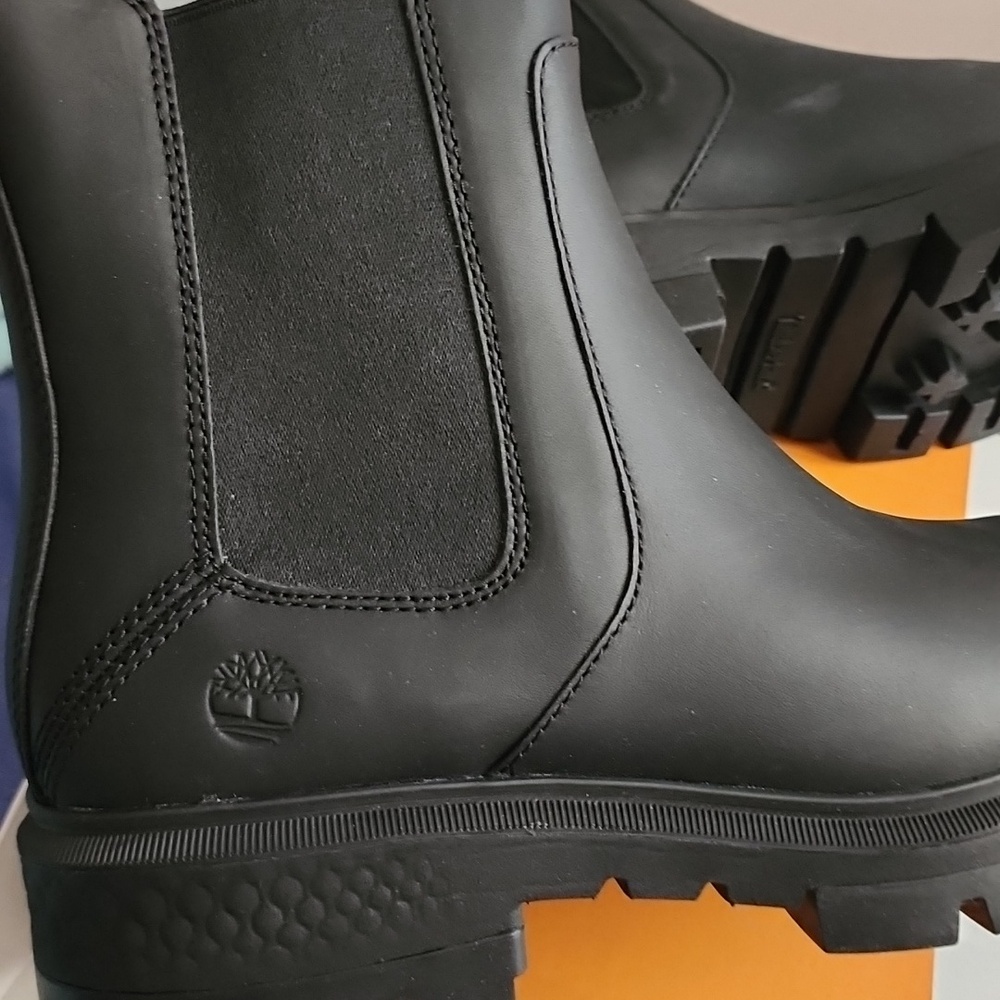 Timberland Cortina Valley Leather Chelsea Boots for Women in Black 8.5 M NIB - Picture 7 of 8